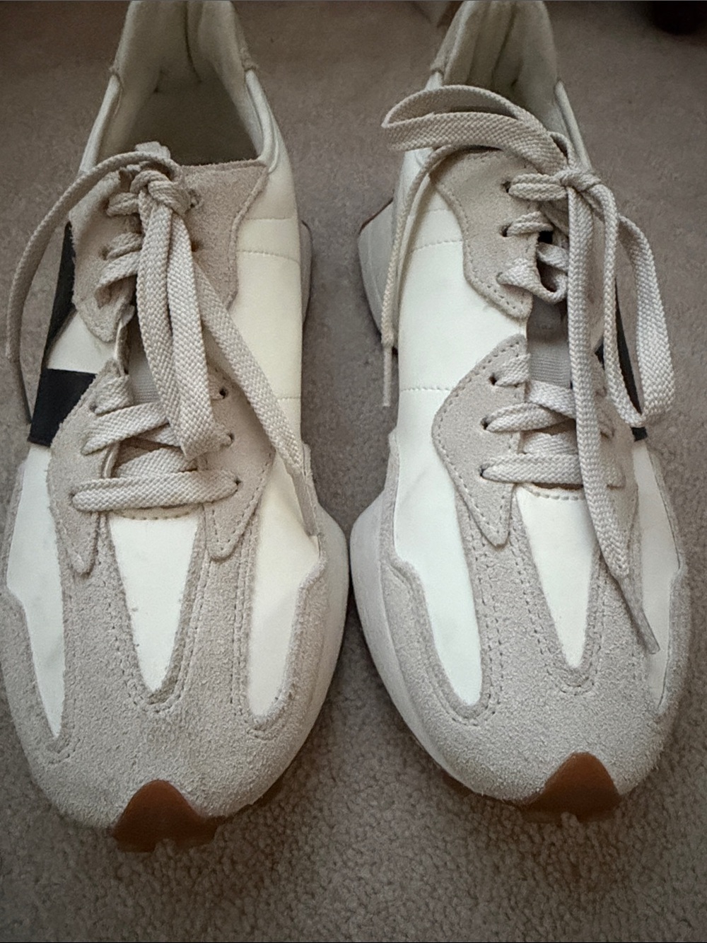 Women’s Size 8.5 New Balance 327 Cream & Black Retro Runner Sneaker - Picture 2 of 4